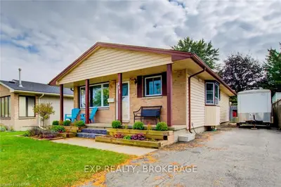 891 JALNA Boulevard, London South, ON N6E 2V3