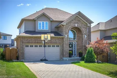 739 KLEINBURG Drive, London North, ON N5X 0J8