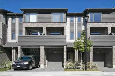 2070 MEADOWGATE Boulevard 51, London South, ON N6M 0H5