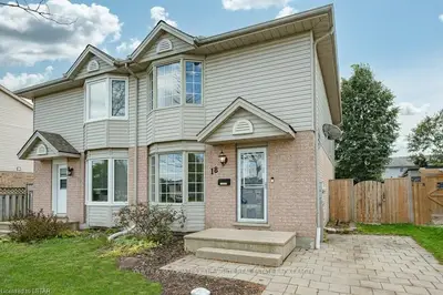18 DAYBREAK Drive, London East, ON N5V 4V7