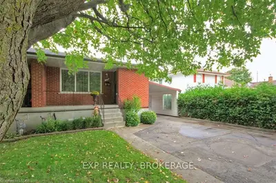 372 WESTLAKE Street, London South, ON N5Z 3A4