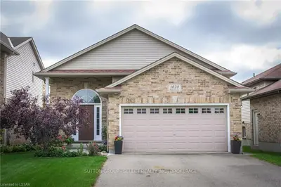 1020 HANSON Crescent, London North, ON N6G 0B9