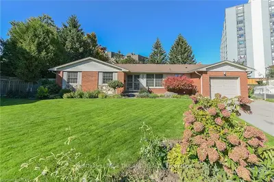 33 FOX MILL Court, London South, ON N6J 2B7
