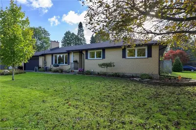 488 LAWSON Road, London North, ON N6G 1Y2