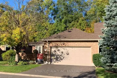 1443 COMMISSIONERS Road W 10, London South, ON N6K 1E2