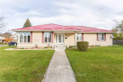 33 Treadwell Street, Aylmer, On N5h 3b6