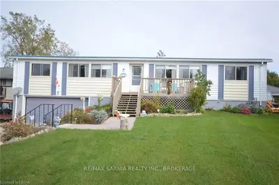9680 RICHARDSON Drive, Lambton Shores, ON N0N 1J3
