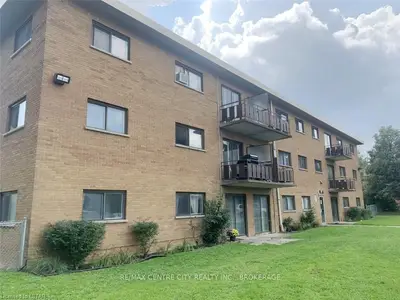 1825 WHITNEY Street 102, London East, ON N5W 2W3