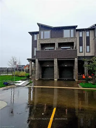 1960 DALMAGARRY Road 172, London North, ON N6G 0T8