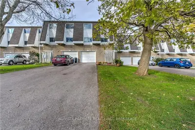 8 FAIRFAX Court, London North, ON N6G 2S8