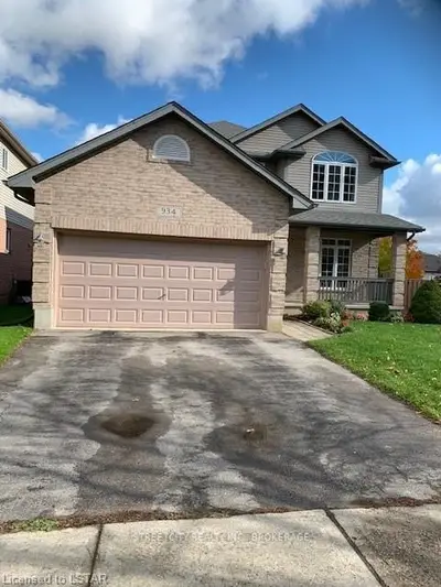 934 Guildwood Boulevard, London North, ON N6H 5S9