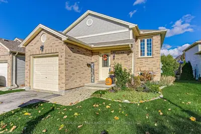 325 LIGHTHOUSE Road 4, London South, ON N6M 1H8