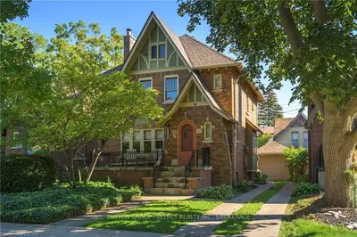 4 CLENRAY Place, London East, ON N6A 3Z1