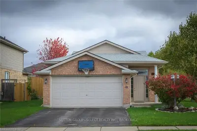 1751 BAYSWATER Crescent, London North, ON N6G 5M9