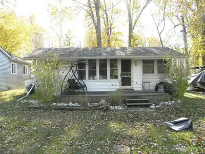 6207 LONDON Road, Kettle Point 44, ON N0N 1J2