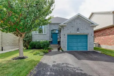 1499 CORONATION Drive, London North, ON N6G 5P6