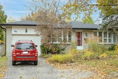 64 PAPERBIRCH Crescent, London North, ON N6G 1L7