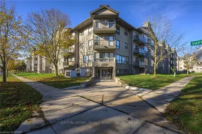 1 JACKSWAY Crescent 411, London North, ON N5X 3T5