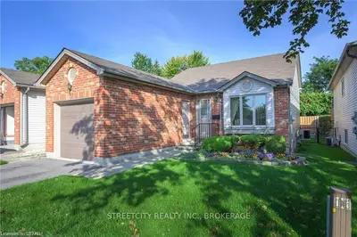 59 PENNYBROOK Crescent 8, London North, ON N5X 4C3