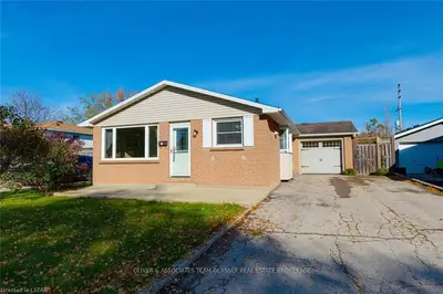 89 KINBURN Crescent, London South, ON N6E 1J3