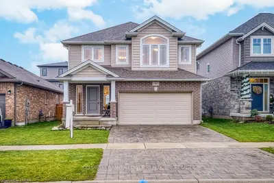 9 Chamberlain Avenue, Ingersoll, On N5c 0b3