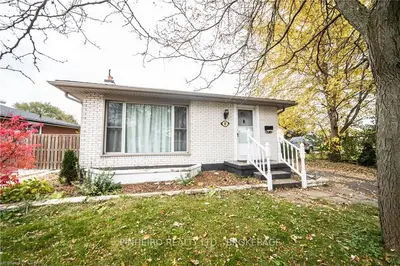 8 DICKENS Avenue, London East, ON N5V 2Y1