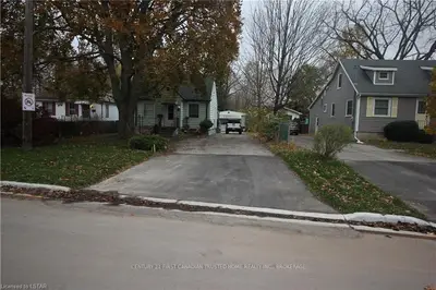 69 UPPER Avenue, London North, ON N6H 2L6