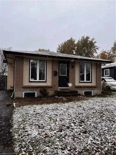 6 PATIENCE Crescent B, London South, ON N6E 2K9