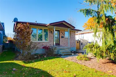 182 SOUTHFIELD Drive, Strathroy-Caradoc, ON N7G 4H4