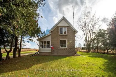 5771 FALCONBRIDGE Drive, Southwest Middlesex, ON N0L 1A0