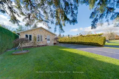11 Denrich Avenue, Tillsonburg, On N4g 4v9