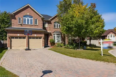352 CHAMBERS Place, London North, ON N5X 4H4