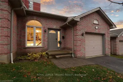 20 CHAPMAN Court 4, London North, ON N6G 5G7