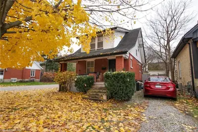 90 SPRINGBANK Drive, London South, ON N6J 1E7