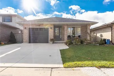 114 ASHLEY Crescent, London South, ON N6E 3P8