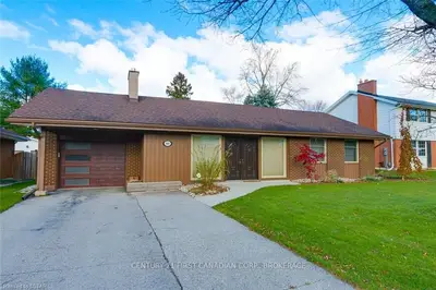 106 NAOMEE Crescent, London North, ON N6H 3T5