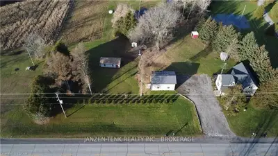 853 NORFOLK COUNTY 28 Road, Norfolk County, ON N0E 1G0