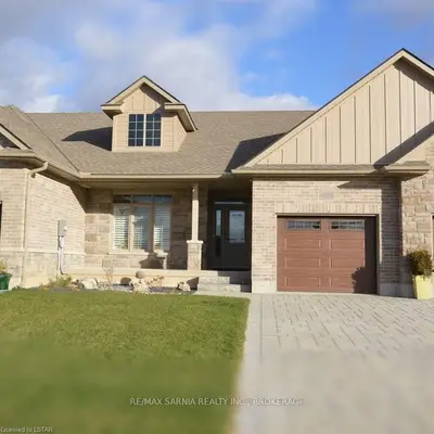 111 LENEVE Street, Lambton Shores, ON N0N 1J0