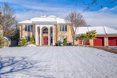 4 KIRK Drive, London South, ON N6P 1E3