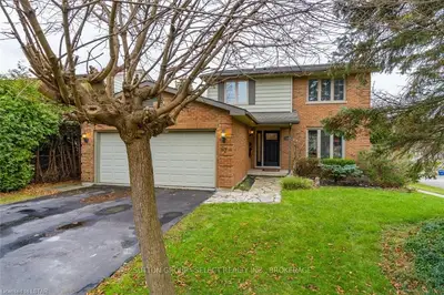 67 CHESHAM Grove, London North, ON N6G 3S8