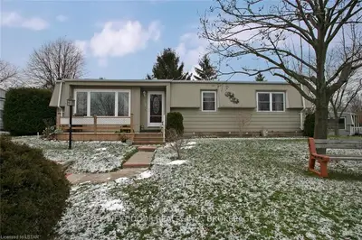 338 PINETREE Lane, South Huron, ON N0M 1T0