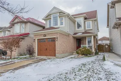 774 FIELDGATE Circle, London East, ON N5V 5E8