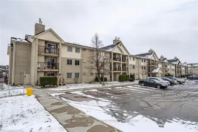 737 DEVERON Crescent 216, London South, ON N5Z 4T6
