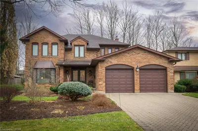 39 MOUNTAINVIEW Crescent, London South, ON N6J 4M5