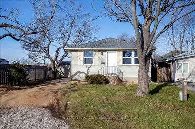 714 Dunelm Lane, London South, ON N6E 2L8