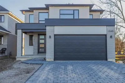2165 Linkway Boulevard, London South, ON N6K 0K8