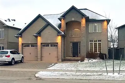 1189 CORONATION Drive, London North, ON N6G 0B4