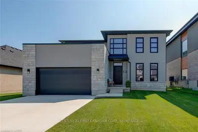 57 EDWIN Drive, London South, ON N6C 0A9