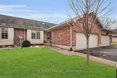 307 METCALFE Street E 16, Strathroy-Caradoc, ON N7G 1R1
