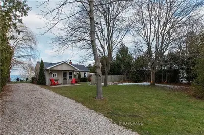 4152 BLUE POINT Drive, Plympton-Wyoming, ON N0N 1J6